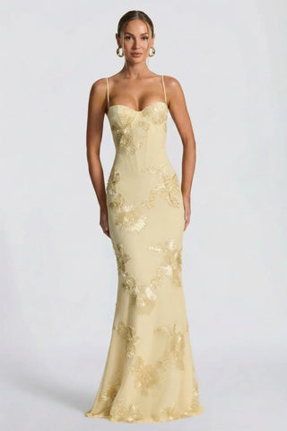 שמלות הכתרה – שנהב