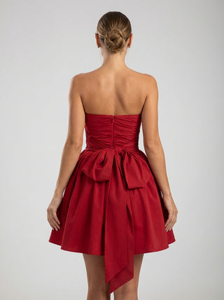 שמלונת אאורה — אדום