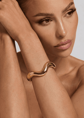 Wave Gold Bangle