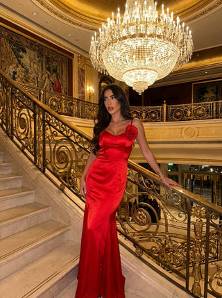 שמלות קרמין רוז – אדום סקרלט