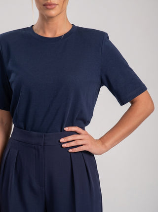 VELINA NOIR SIGNATURE PLEATED TROUSER — MIDNIGHT NAVY