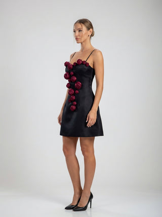 שמלות מיני עם אפליקציה רוזטה שחורה