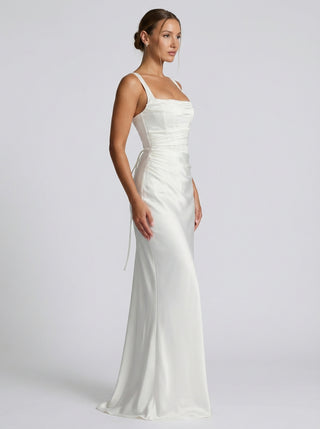 שמלות רגאליה – שנהב