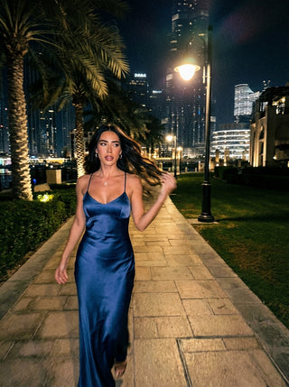 שמלות סאטן סרפינה – כחול כהה